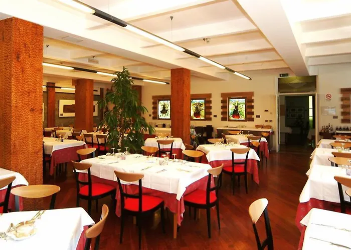 Отель Italia Брюссон